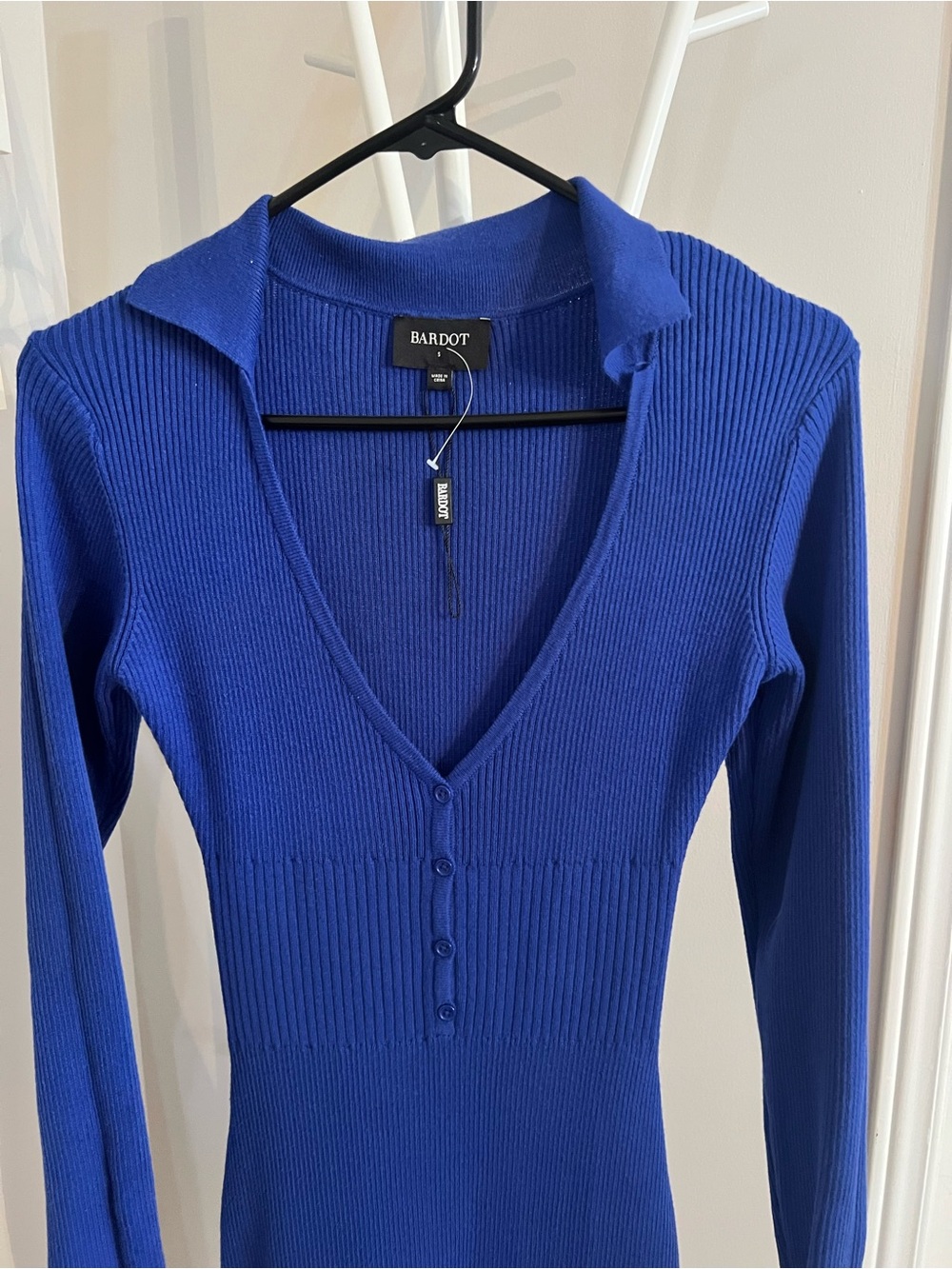 Blue Ribbed V-Neck Long Sleeve Top - Picture 5 of 8